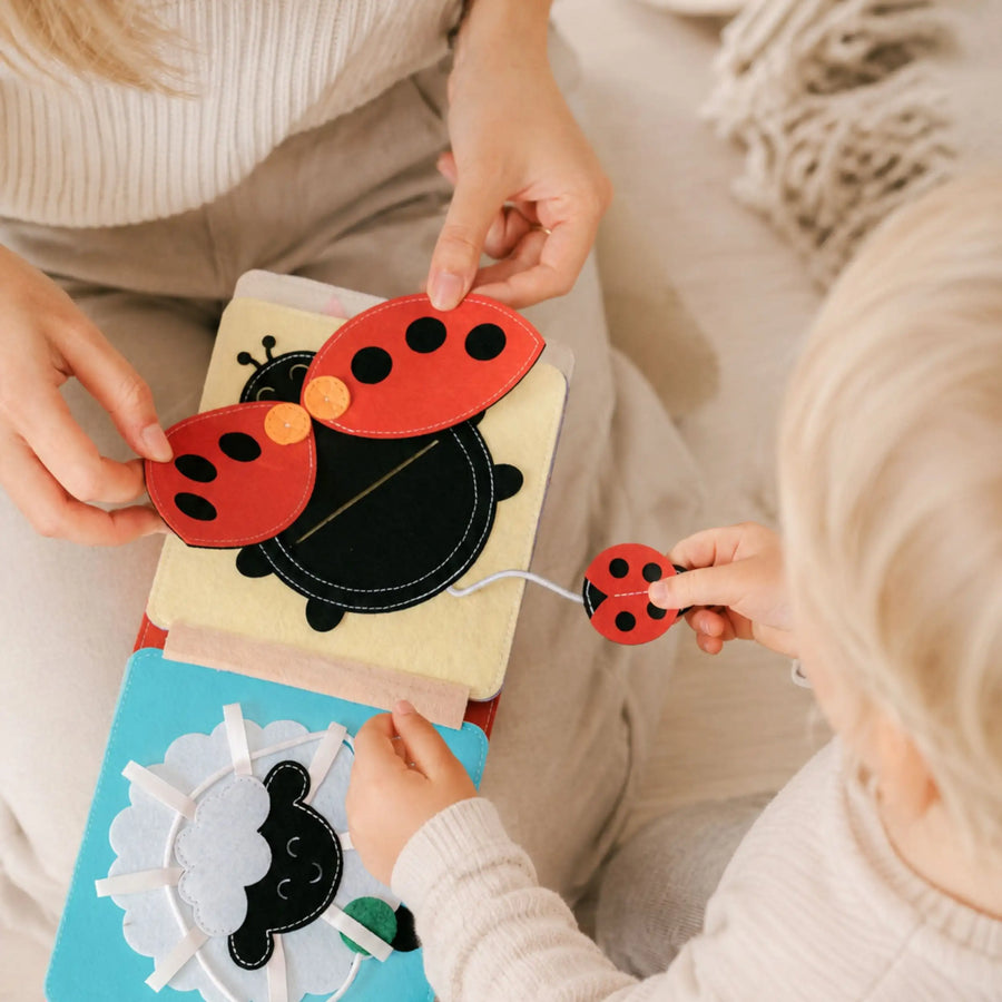 Mini Quiet Book Hase – Filzseite 4